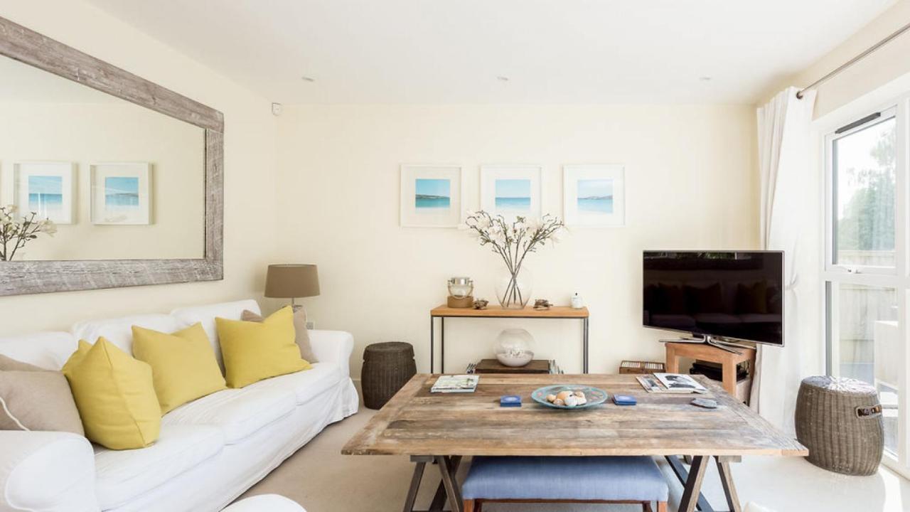 Twin Palms Villa Poole Exterior foto
